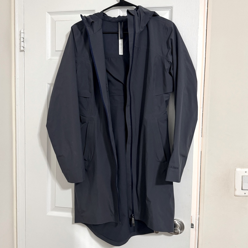 Lululemon rain rebel kacket